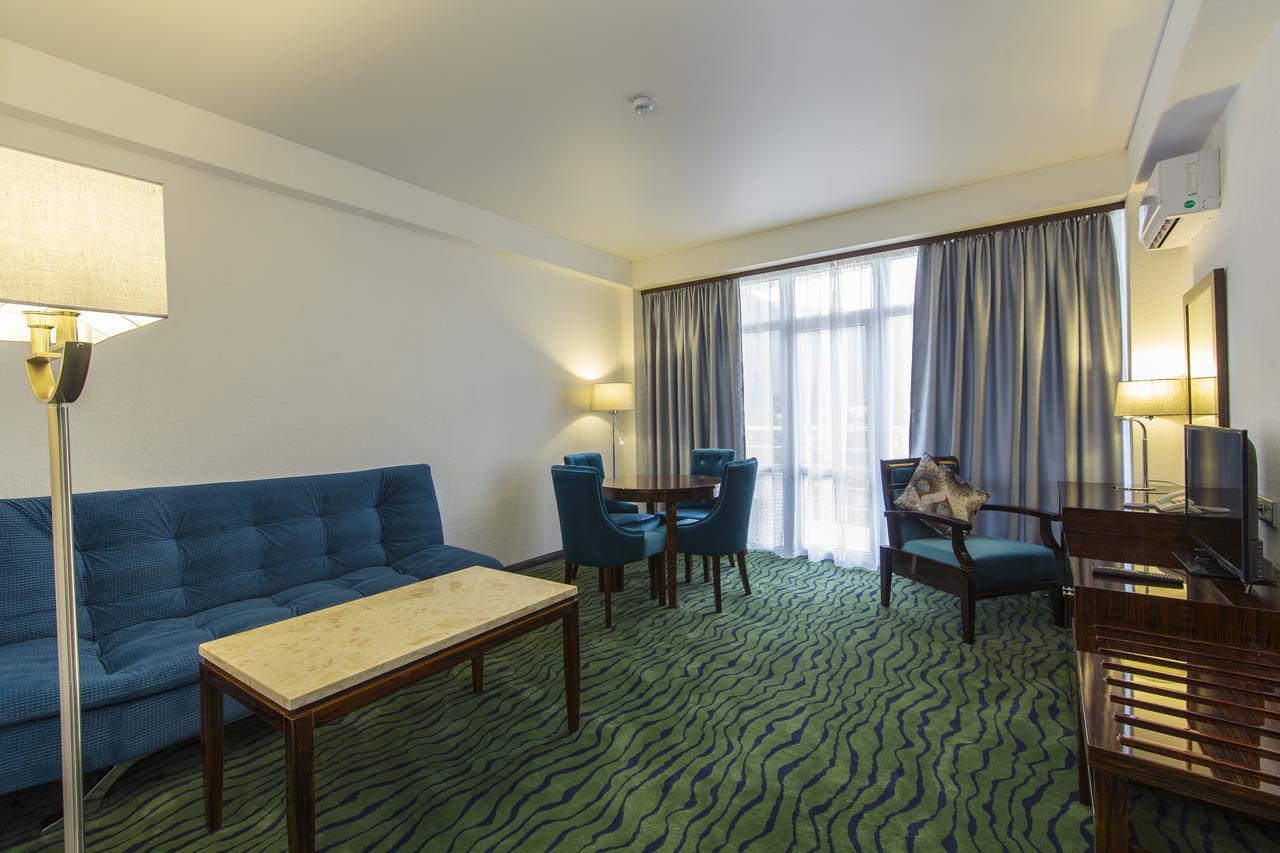 Sunrise Garden Hotel 3* Gagry Zewnętrze zdjęcie