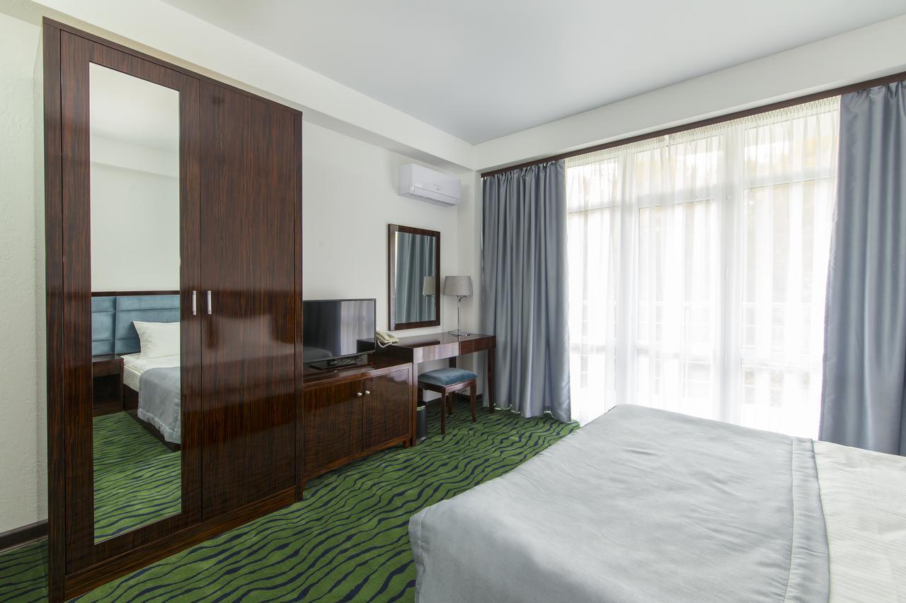 Sunrise Garden Hotel 3* Gagry Zewnętrze zdjęcie