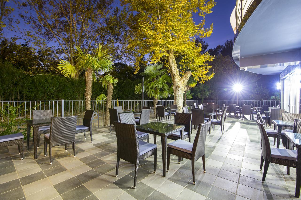 Sunrise Garden Hotel 3* Gagry Zewnętrze zdjęcie