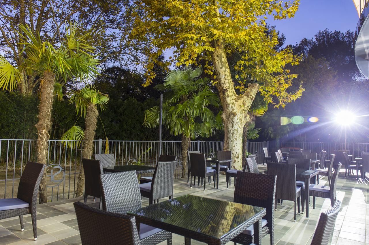 Sunrise Garden Hotel 3* Gagry Zewnętrze zdjęcie