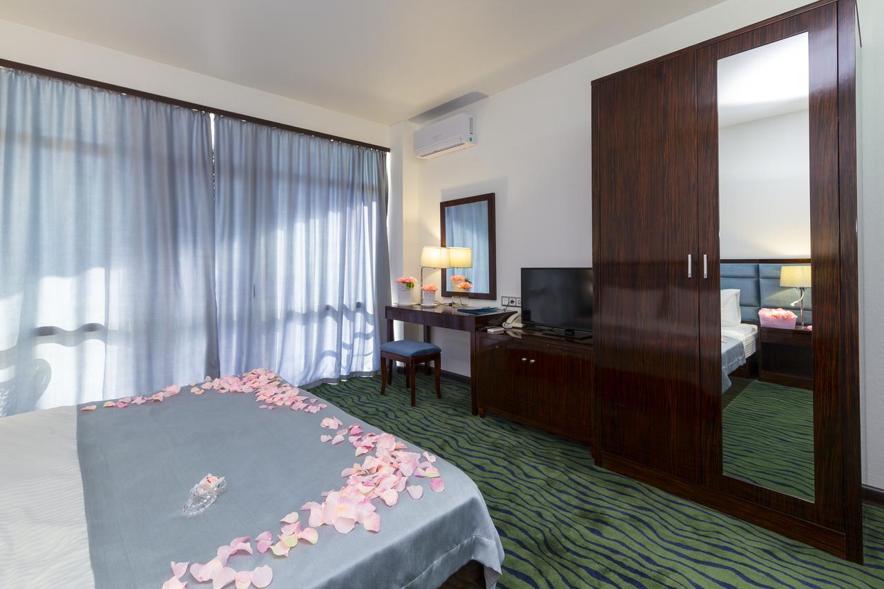Sunrise Garden Hotel 3* Gagry Zewnętrze zdjęcie