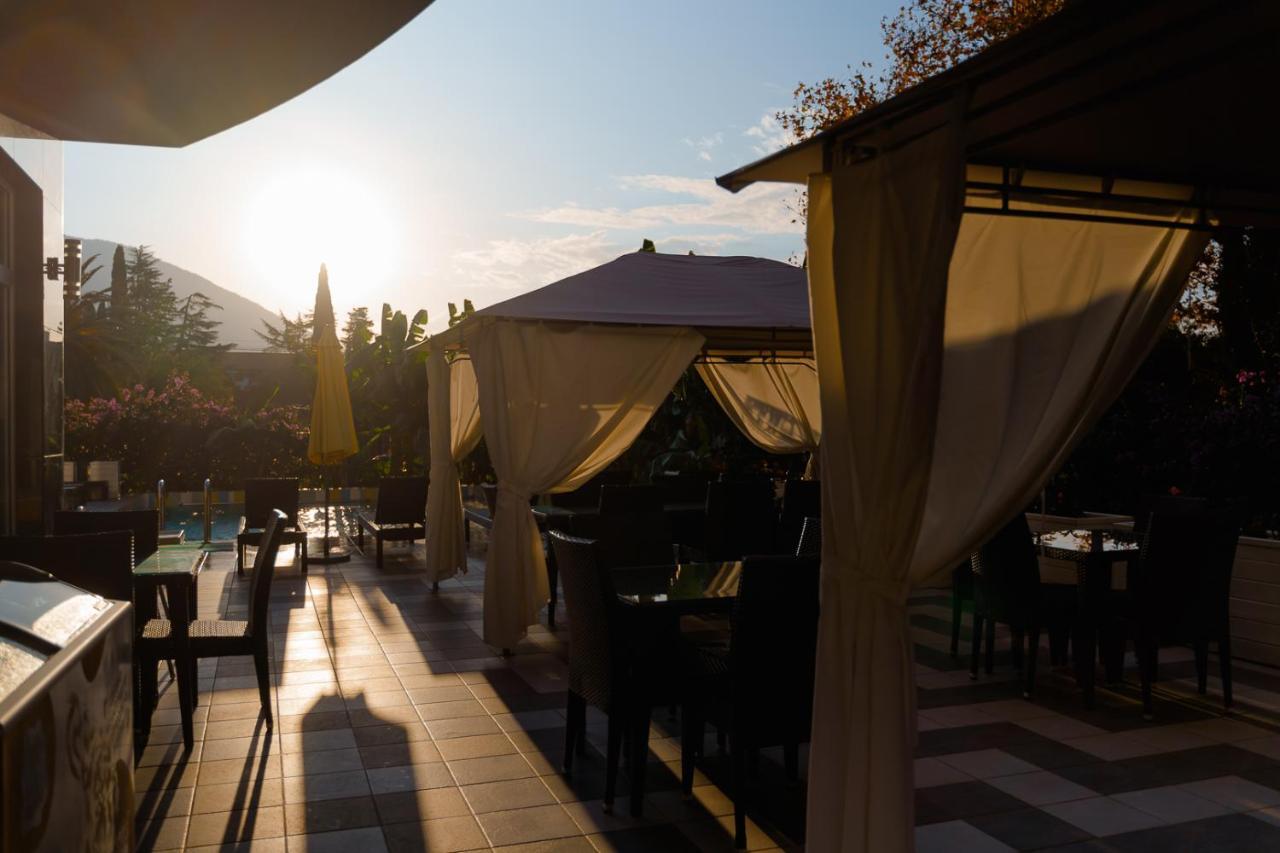 Sunrise Garden Hotel 3* Gagry Zewnętrze zdjęcie